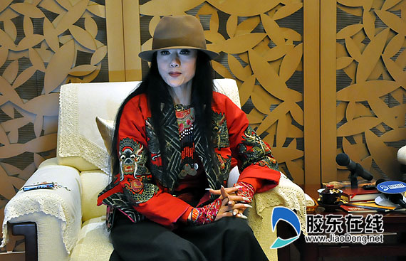 杨丽萍版《云南映象》烟台最后一舞(图) 科教