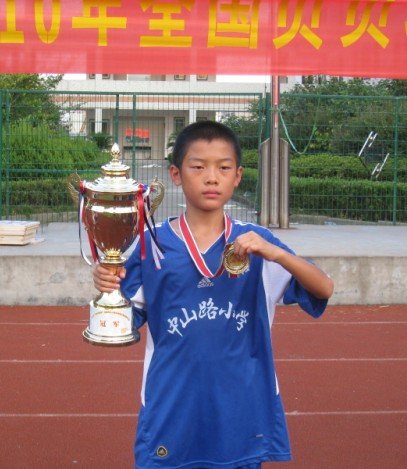 校园足球希望之星-武汉市中山路小学罗石鹏 体