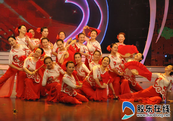 警备区劲爆舞蹈全场叫好(组图)