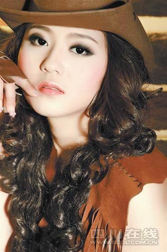 成都军区医院LED晒<em>照片</em> <em>美女</em>护士<em>性感</em>照最惹
