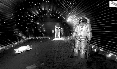 中国志愿者已进入火星模拟登陆舱 开始环绕飞