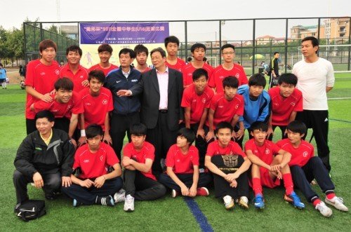 健邦杯中学生足球赛开幕 为同学搭建交流平台