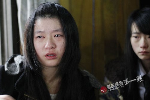 15岁双胞胎<em>姐妹</em>为减轻家庭负担辍学拍戏(图)_