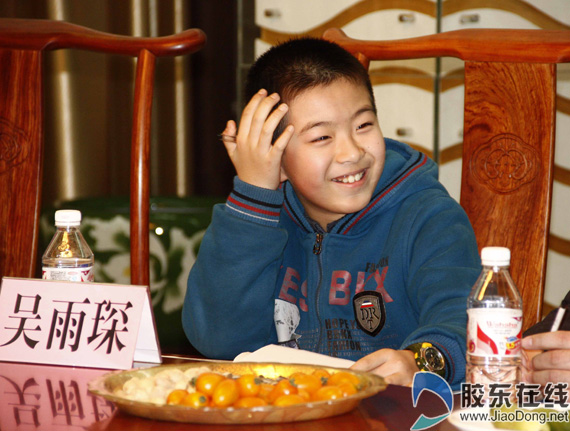 文明城市与我同行 烟台各界学习好人张国顺 胶