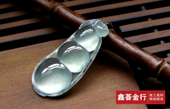 鑫荟金行旗下云翠山庄顶级翡翠品牌闪耀亮相