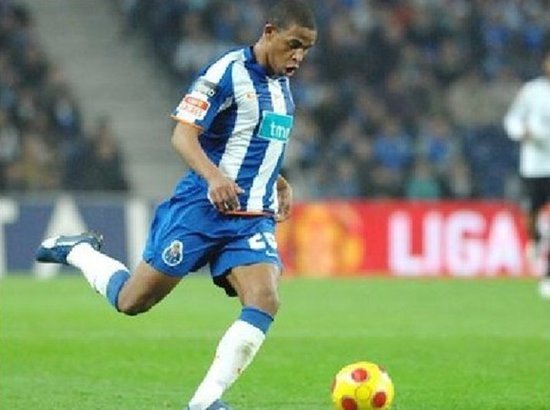 皇马盯葡超冠军核心 穆帅点头抢意甲3强猎物 体