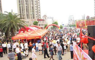 依托公益多种形式多种渠道 福彩 刮刮乐 抢商机