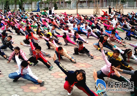 金东小学武术教学受好评(图) 科教文体 烟台新