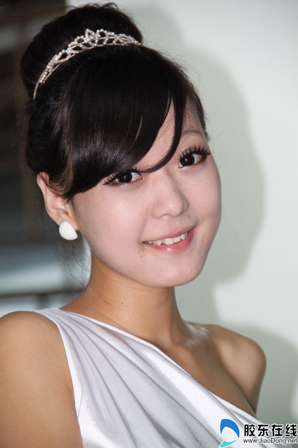 烟台车展“虎牙小妹”小清新 香车美女 烟台汽车网_胶东在线汽车网