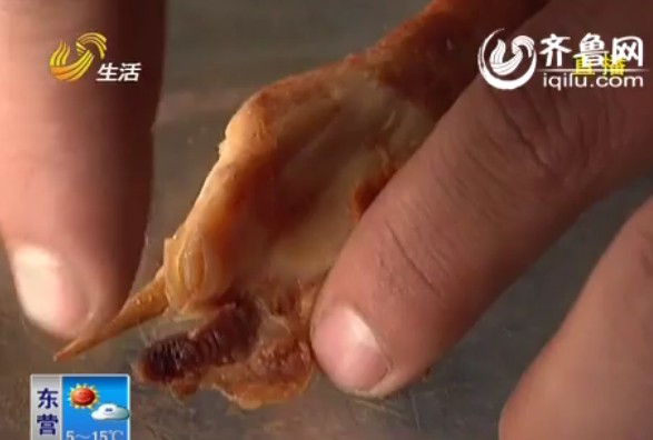 青岛正大专卖店买包川香鸡柳 里面竟有鸡肠子?