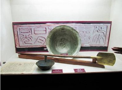 金锅,银铲,铜瓢,这是阿胶制作的工具.