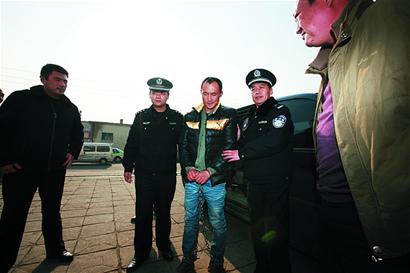 男子坐拥三美享尽齐人福 逃亡路上诞麟儿(图) 