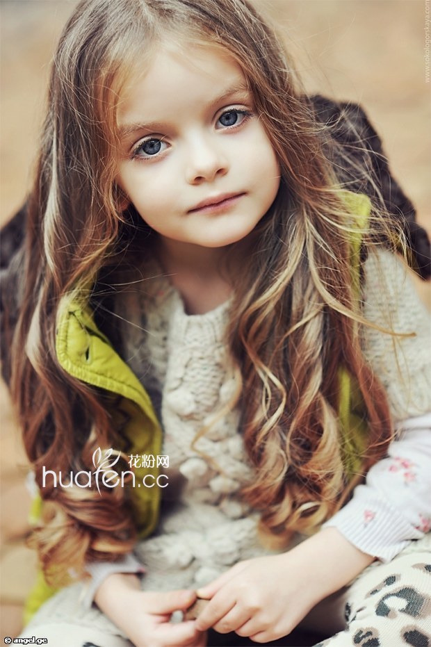 萝莉小模特米兰-库尔尼科娃高清写真图集_爱静