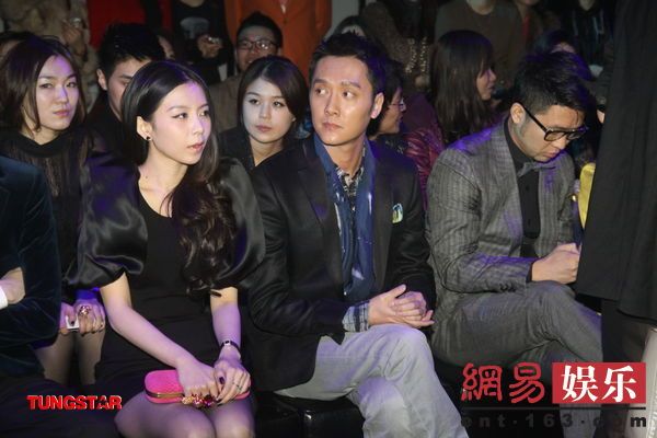 冯绍峰获黑丝<em>女陪护</em>关颖透视裙亮相秀性感