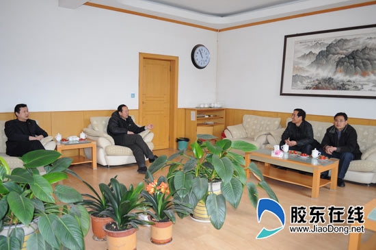 临沂郯城一中来烟台三中交流学习(组图)