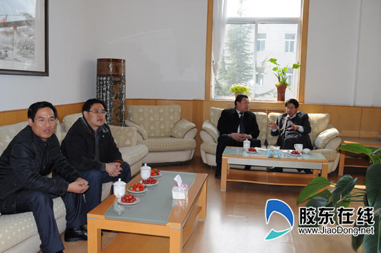 临沂郯城一中来烟台三中交流学习(组图)