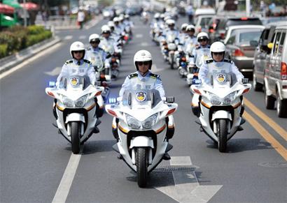 青岛交警配300辆新摩托 最高时速达160公里(图) 汽车