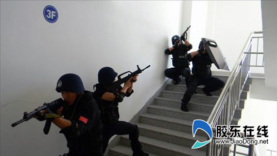 开发区巡警特勤中队封闭训练铸造人民卫士(图