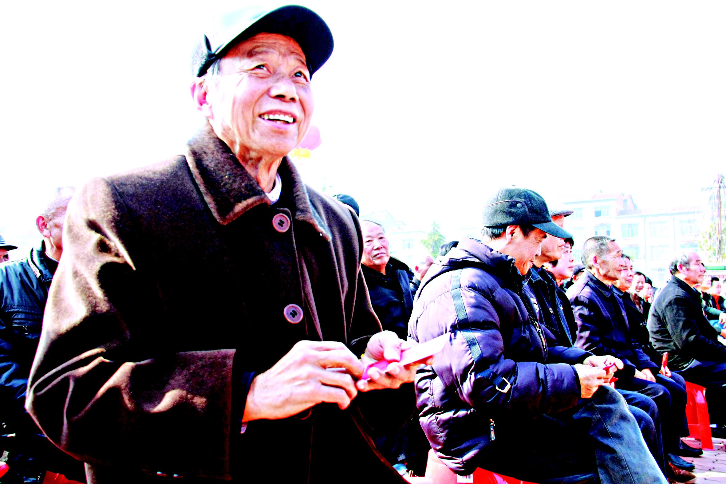 12月7日经济参考报_2001年12月7日《经济参考报》(中国广播影视集团在京成立)-天津 ...(2)