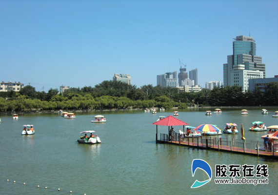 七夕南山公园划船排队 40多只船轮番上阵(图) 