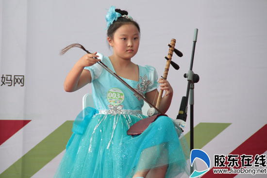 少儿车模夏宁宇精彩乐器演奏成焦点