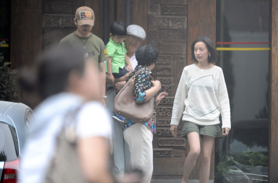 董洁潘粤明被曝分手董洁经纪人会统一发声明