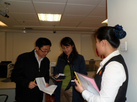 人行现金服务示范网点验收中信银行莱山支行居