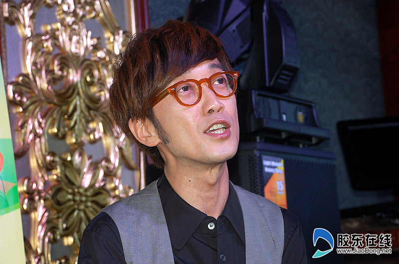 周传雄一年暴瘦20斤++寂寞沙洲冷