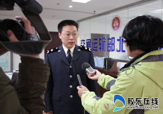 烟台广播电视台的编辑记者们来到北海救助局,感受他们的生活与工作