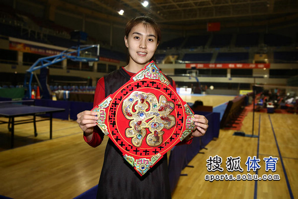 组图:北京女篮送新春祝福 张帆领衔众女将拜年