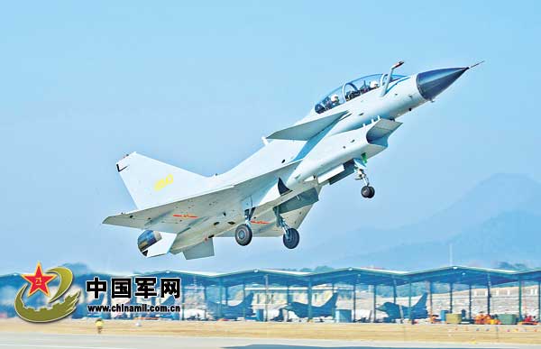 云天对阵 空军航空兵参加复杂环境下红蓝对抗