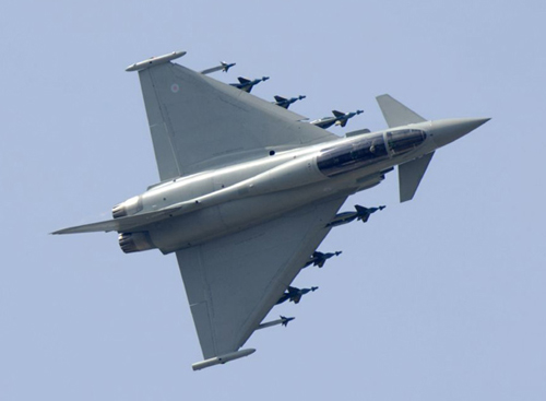 BAE公司向马来西亚推销台风战斗机(图) 军事