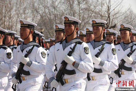 中国海军北海舰队新兵威武亮相[组图]
