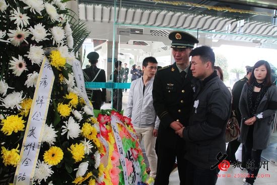 李培果 何祺祺 汤登峰)消防队员全沾蓉遗体告别仪式,于22日上午10时