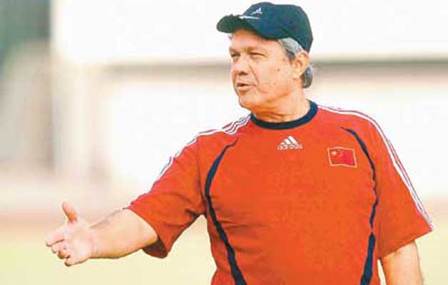 揭秘历任国足洋教练 施拉普纳曾是神 卡马乔最