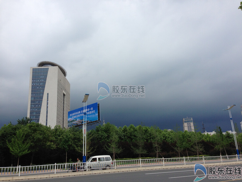 高清图:阴雨连绵,烟台降雨抽刀断水水更流