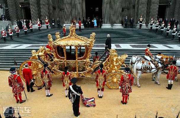 在轮毂位置上英国王冠