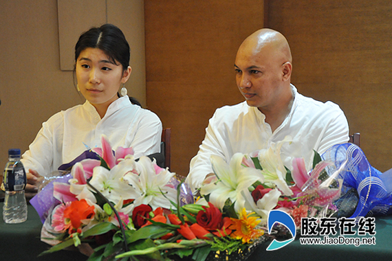 世界瑜伽大师默瀚抵达烟台即将授课(图) 科教文