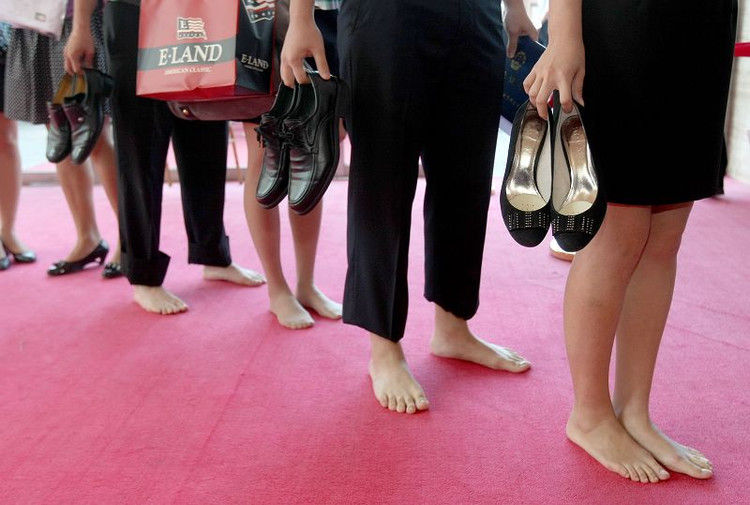 <em>国内</em>头等舱<em>空姐收入</em>曝光 月薪竟然有这么多_胶