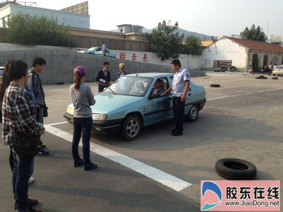 上班族国庆抓紧学车 驾校练车人数增一半(图)