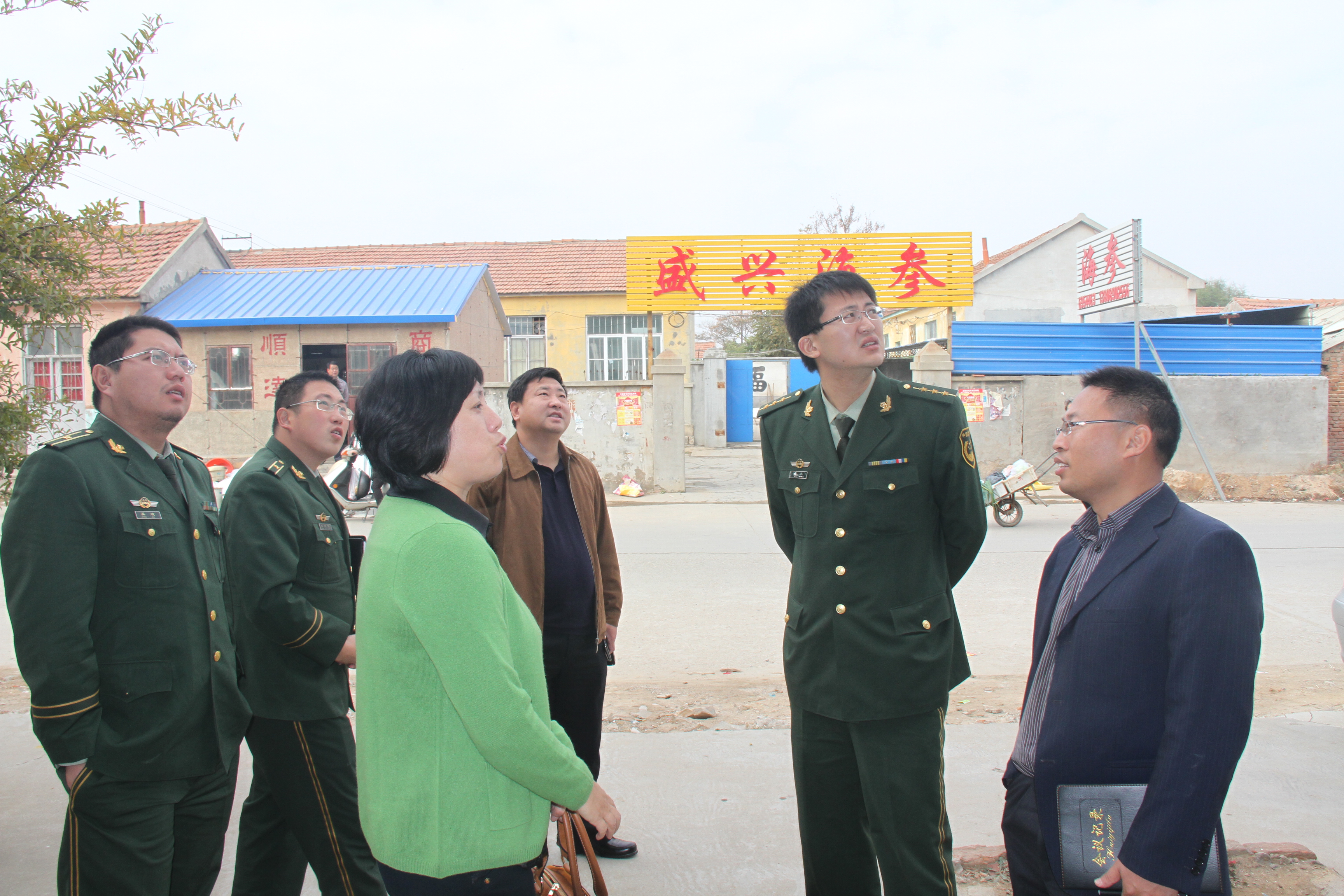 烟台开发区消防大队敦促沿街商户整改火患四百