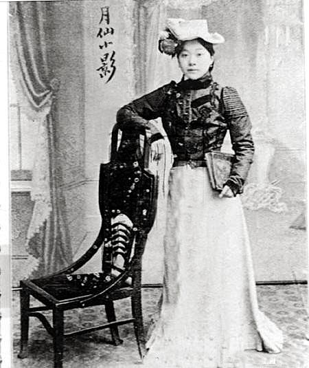 晚清妓女也做广告拍照登杂志成“时尚女郎” 晚清妓女也做广告拍照登杂志成“时尚女郎”
