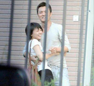高圆圆生命中四段情 与袁泉夏雨三角恋轰动娱圈