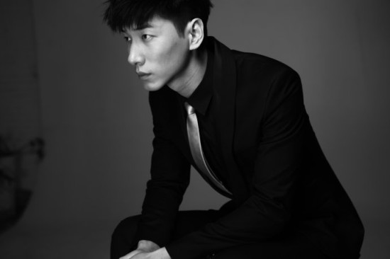 张亮踏上扮丑女不归路 海量性感照曝光 娱乐