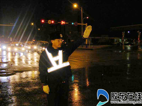 17日起烟台信号灯夜间黄闪全变为红绿转换模式