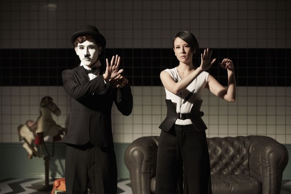 杨乃文新MV拿电锯“大开杀戒” 被指太血腥