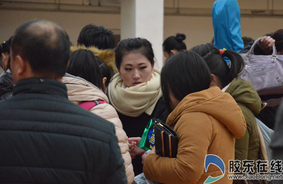 烟大音乐舞蹈类专业开考只招40人 考生排长队