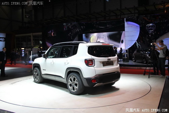 jeep小型suv自由侠车型高清图片