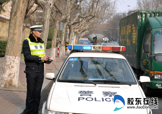 烟台交警近期严查 实线调头 启动移动警车抓拍