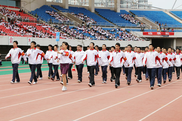 图集:烟台一中举办春季运动会